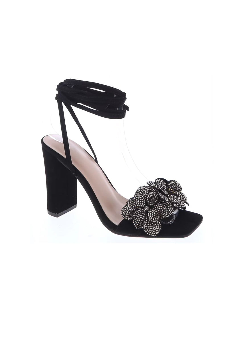Minimalist Platform Ankle Strap Chunky Pumps | SHEIN USA | Black ankle  strap heels, Homecoming shoes, Cute black heels