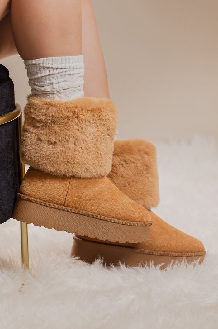 Mellow Flat Platform Faux Fur Boots for Women