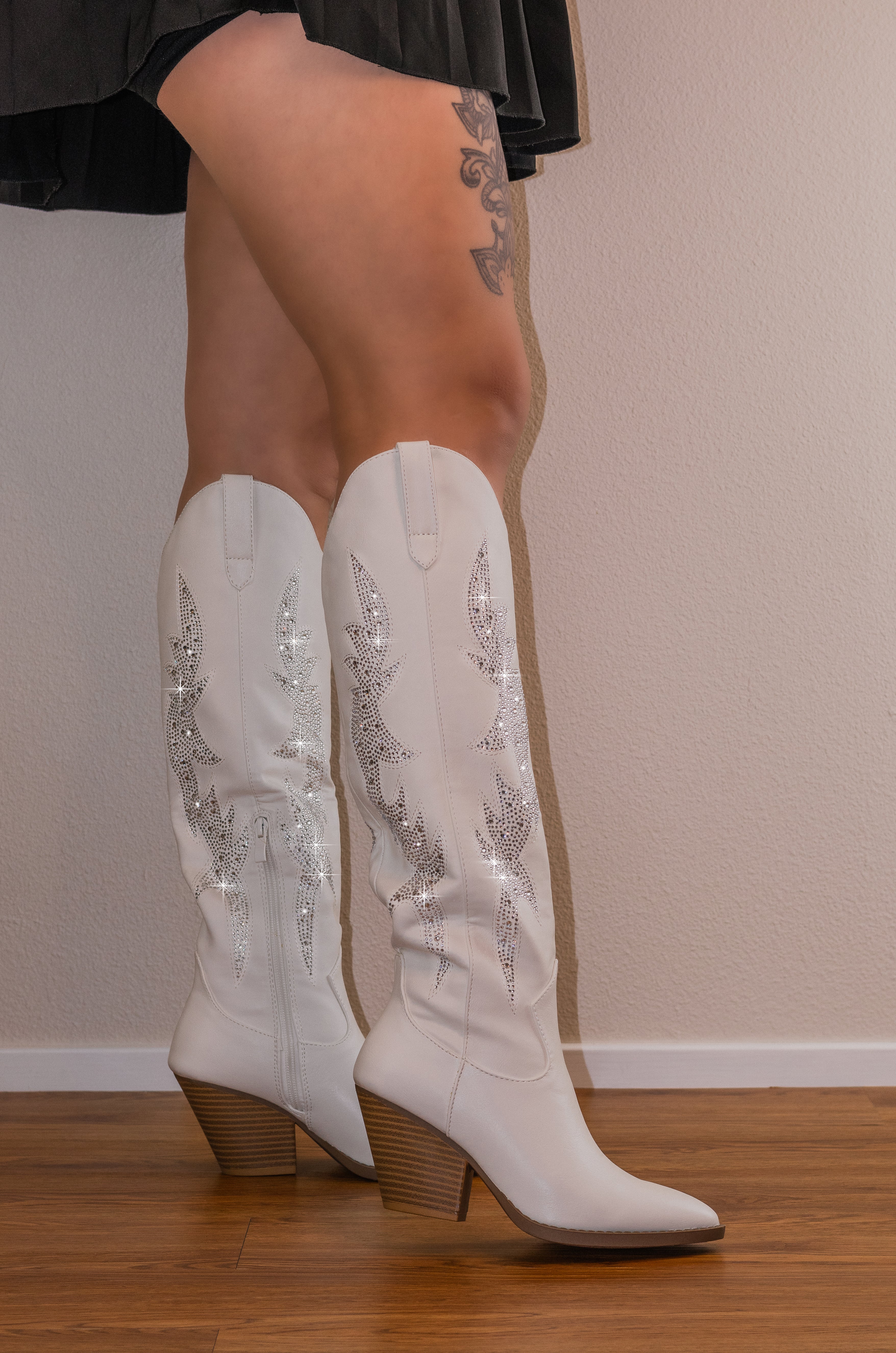 Embellished cowboy boots shops